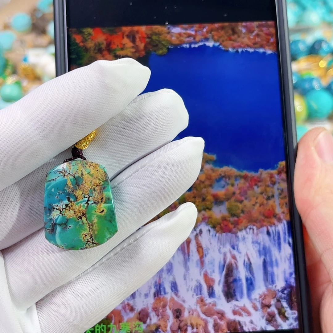 绿松石未镶嵌珠宝奇石