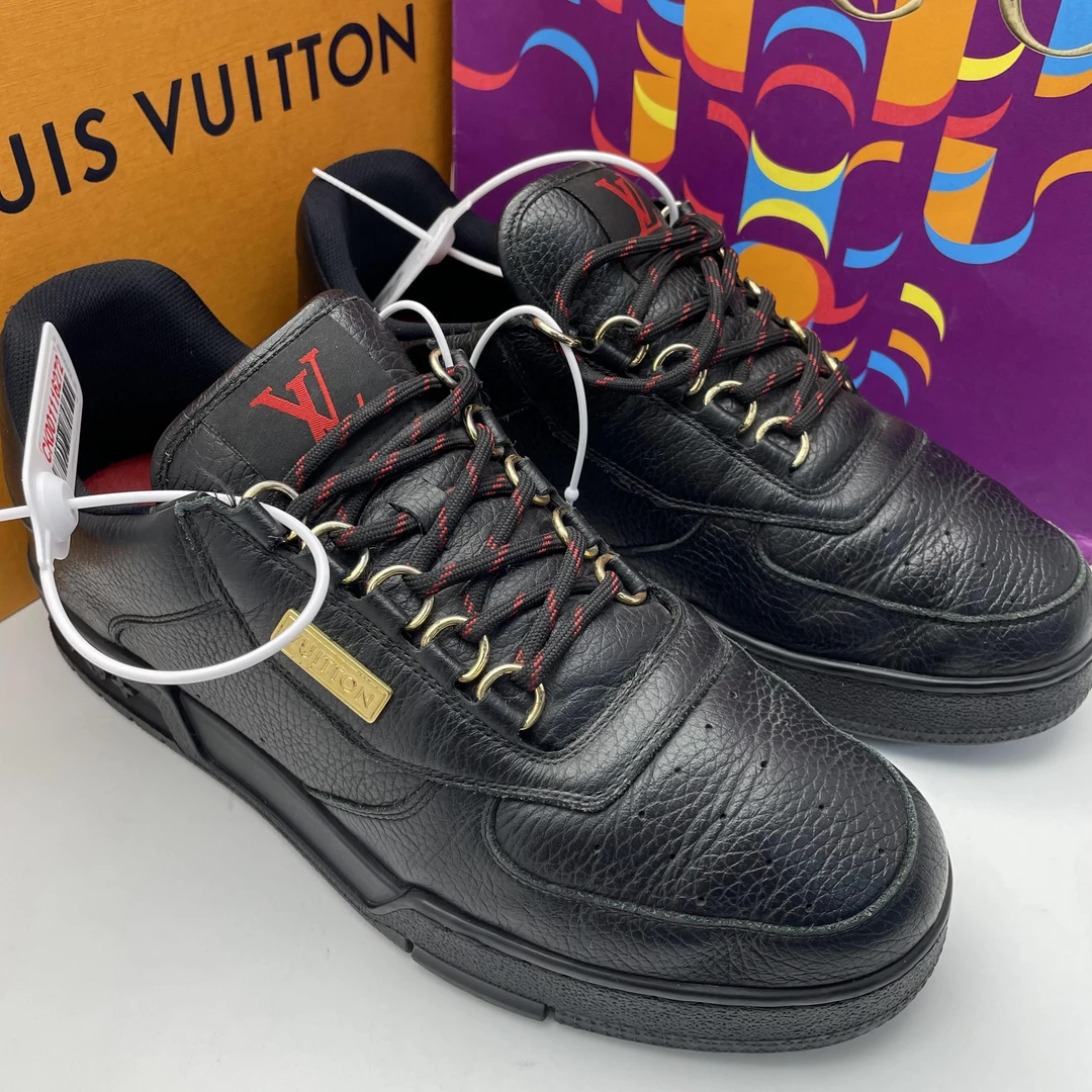 95新 LouisVuitton/路易威登 40欧码/黑色皮革金标舒适百搭板鞋