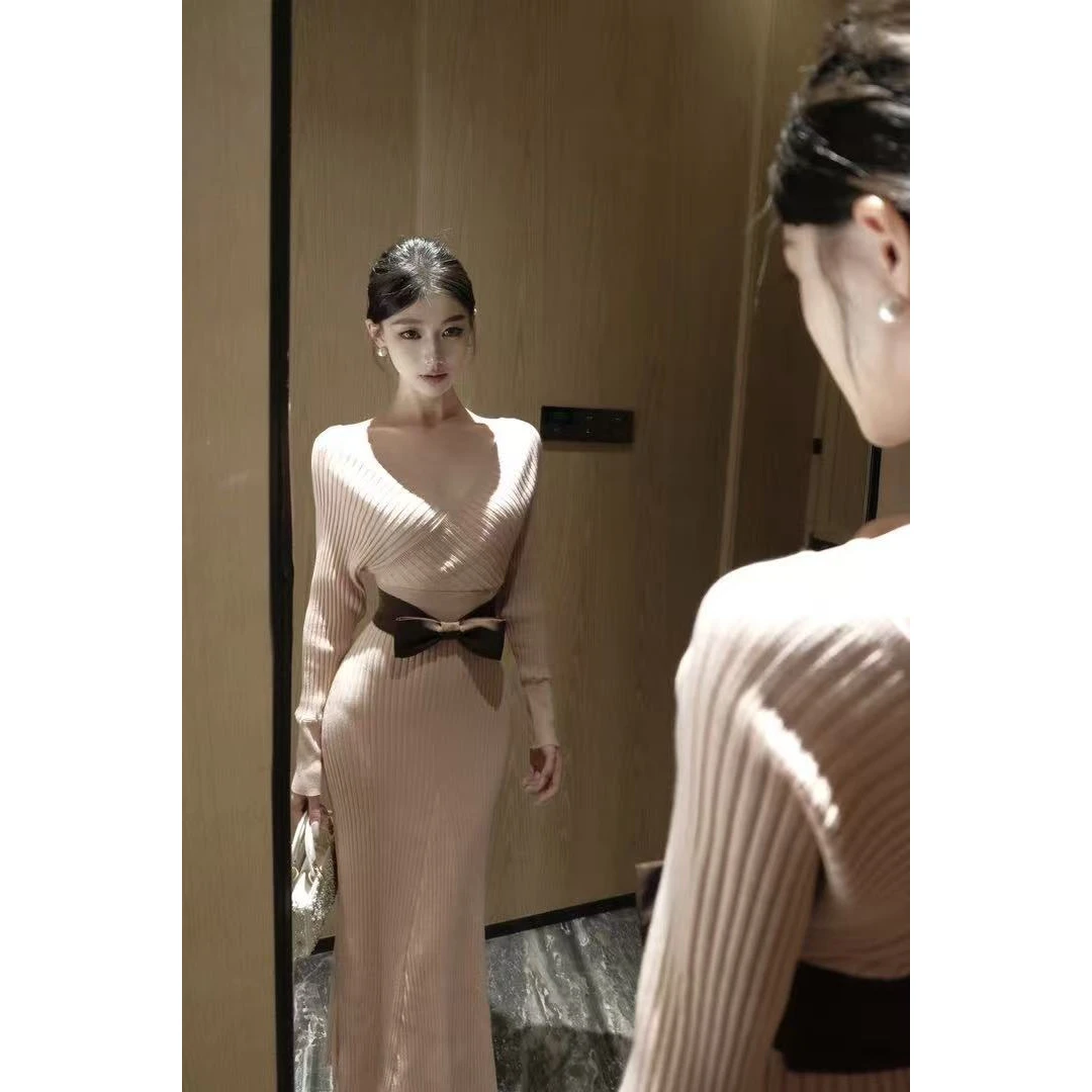 2025新款御姐风v领针织连衣裙子女秋冬季修身长裙鱼尾包臀连衣裙