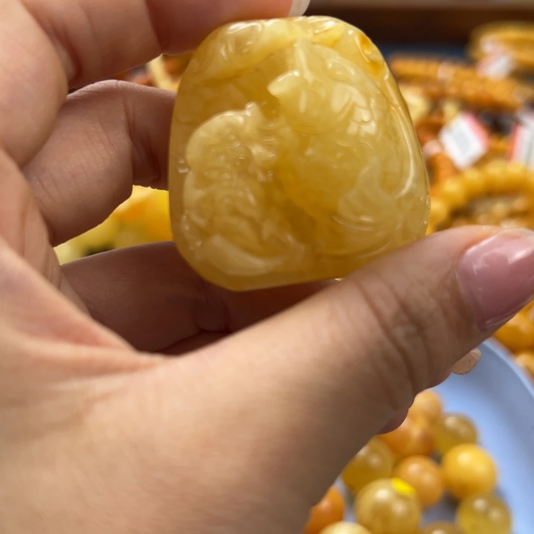 未镶嵌琥珀珠宝奇石