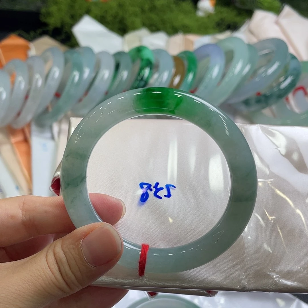 翡翠手镯未镶嵌53.7圆