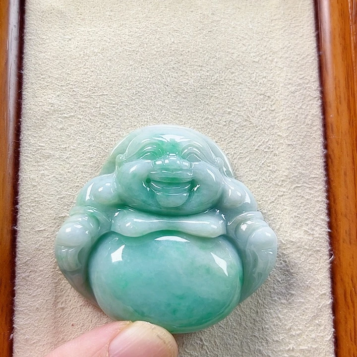 小***哥翡翠未镶嵌颈饰孤品