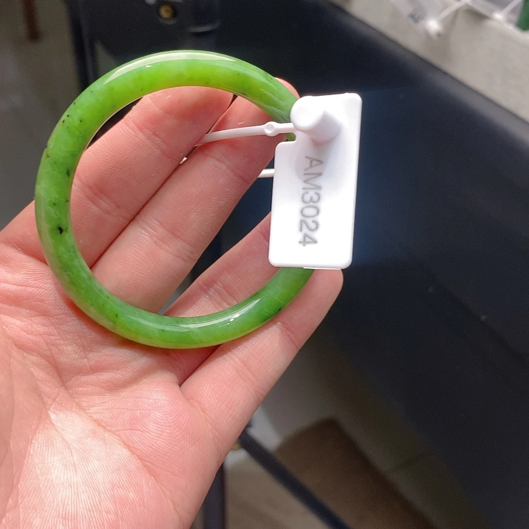 和田玉（碧玉）未镶嵌手镯