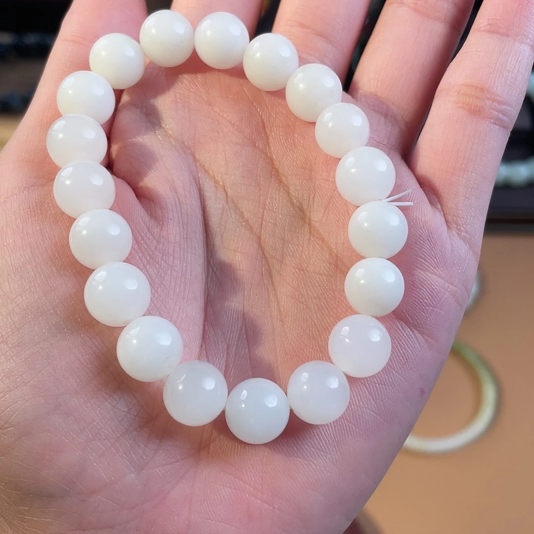 和田玉未镶嵌颈饰米****?