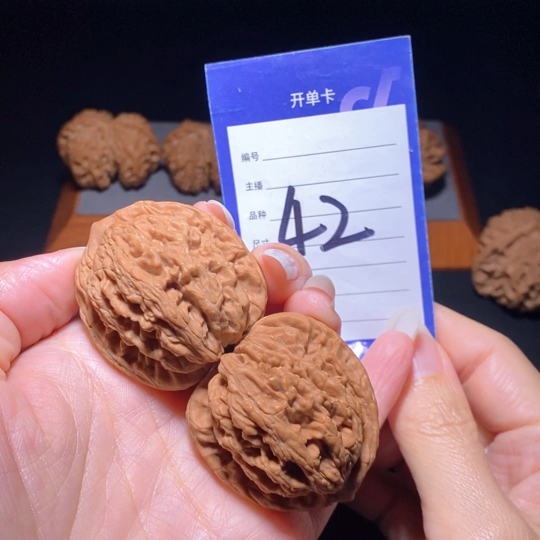 文玩核桃把件虎头39左右无运费险偏远不包邮