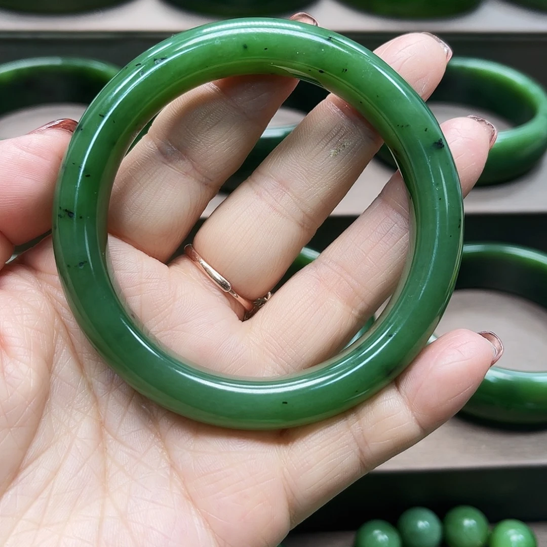 和田玉（碧玉）未镶嵌手镯