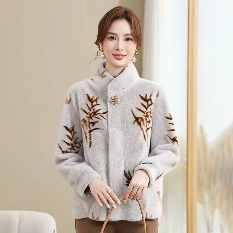 567中年妈妈秋冬装外套短款洋气中老年女加厚大衣