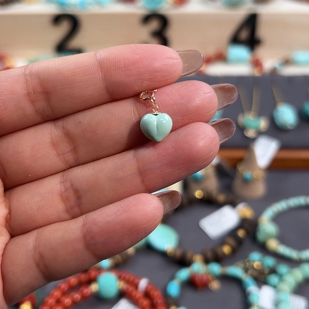 绿松石18K金镶嵌屁桃滴溜