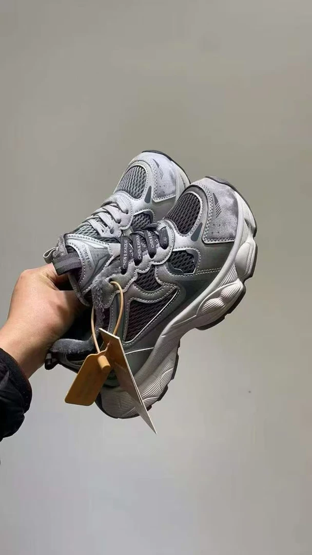 2603 新款时尚百搭休闲鞋