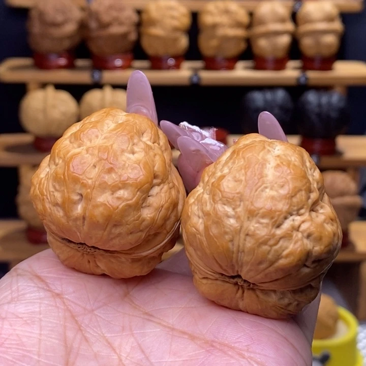 芥***末文玩核桃把件噬金蛤蟆头6号42尺