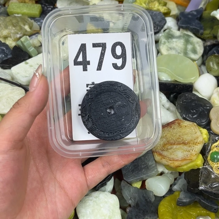 蛇纹石玉足银镀金镶嵌颈饰