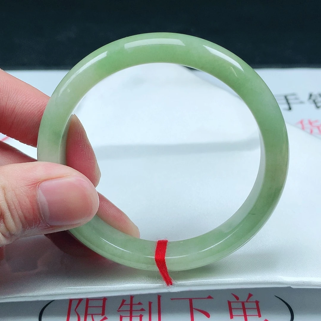 翡翠手镯未镶嵌圈56