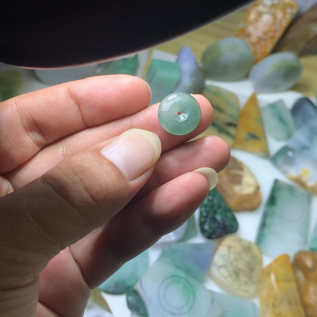 【闪购商品】定制翡翠未镶嵌天然翡翠原石吊坠