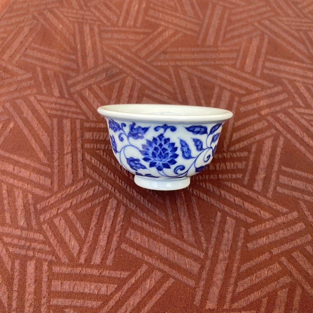 景德镇陶工待物仿明迷你缠枝压手杯