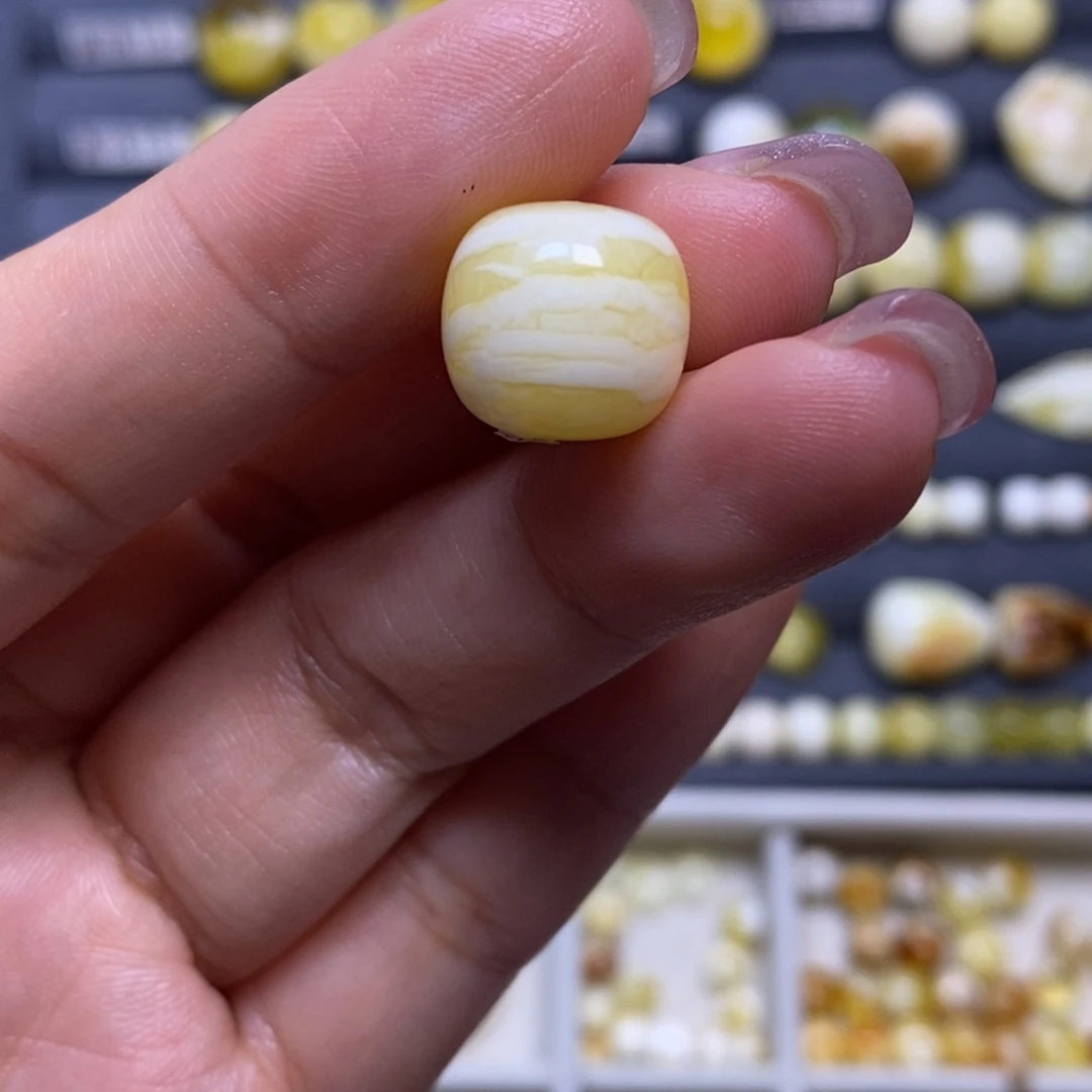 蜜蜡未镶嵌珠宝奇石满蜡瓷白妖花老型13*12.3mm