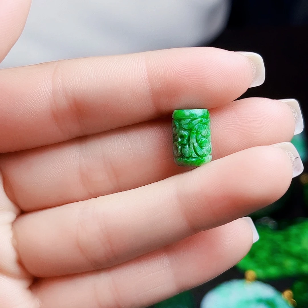 颈饰未镶嵌翡翠多样性