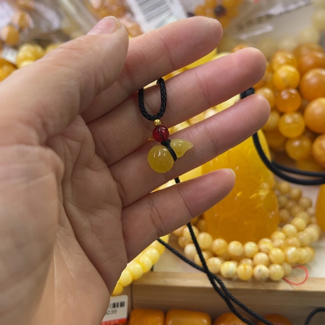 琥珀珠宝奇石未镶嵌