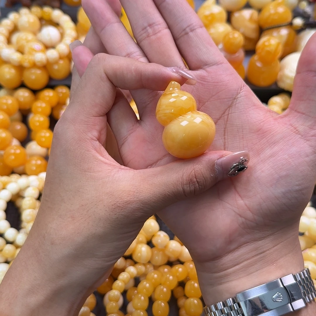 蜜蜡未镶嵌珠宝奇石