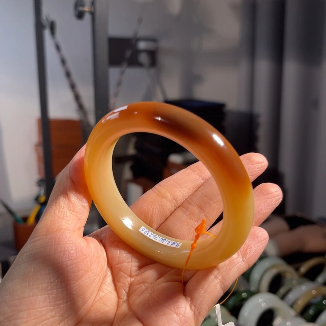 和田玉未镶嵌手镯  「且末老红糖」藏级