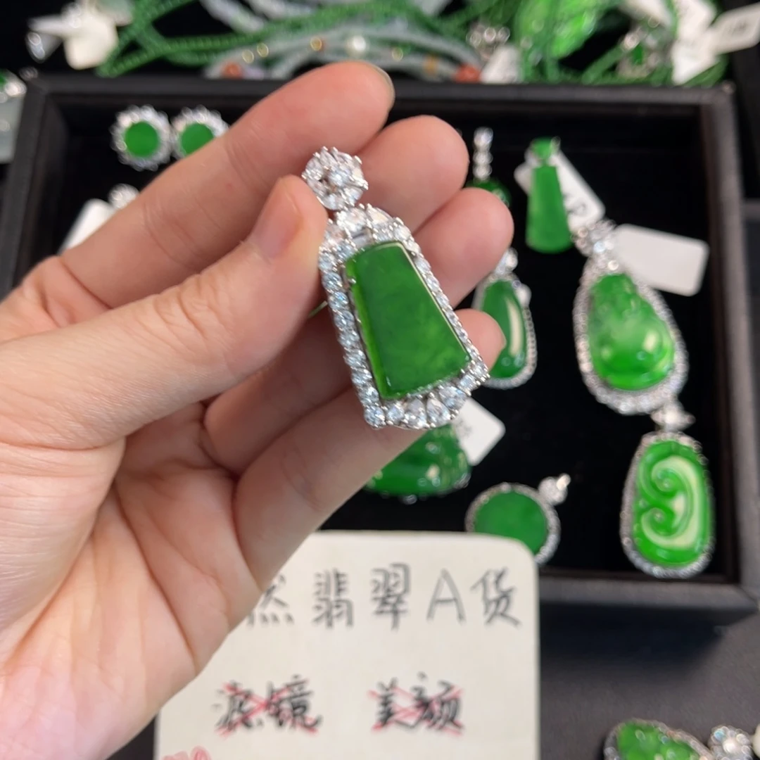 翡翠银S925镶嵌戒指无事牌吊坠