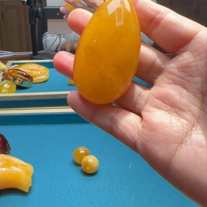 琥珀未镶嵌颈饰波兰设计款琥珀蜜蜡