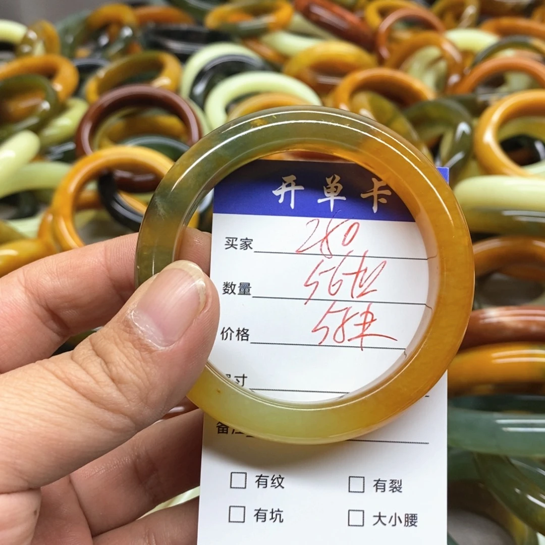 蛇纹石玉未镶嵌手镯