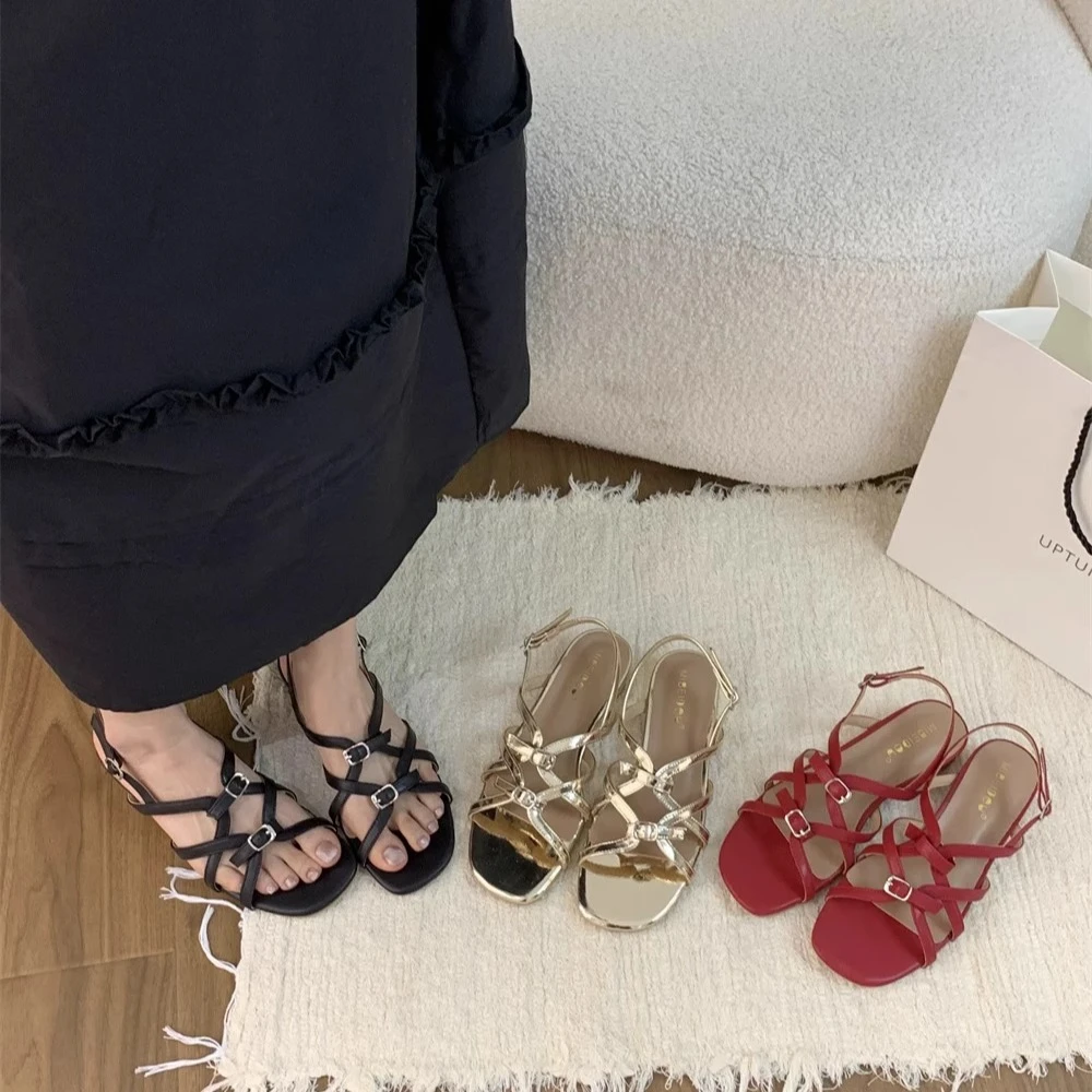 美猫汇羊皮底镂空高级感时髦女鞋2025年夏季新款一字带夹趾凉鞋女