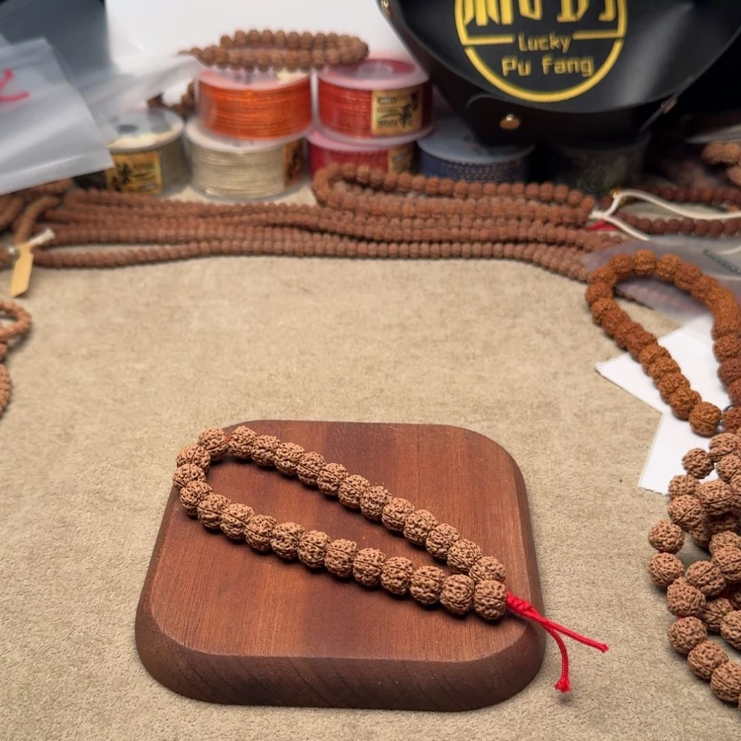 金刚菩提吊坠蜂王