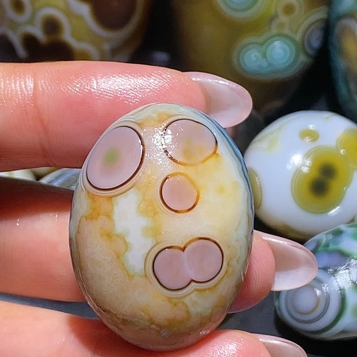 玛瑙/玉髓未镶嵌珠宝奇石24