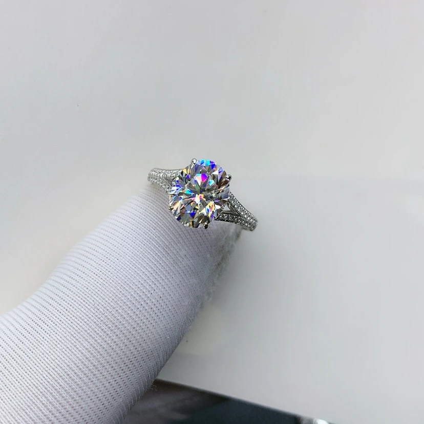 【闪购商品】合成碳硅石戒指/指环18K金镶嵌?**真