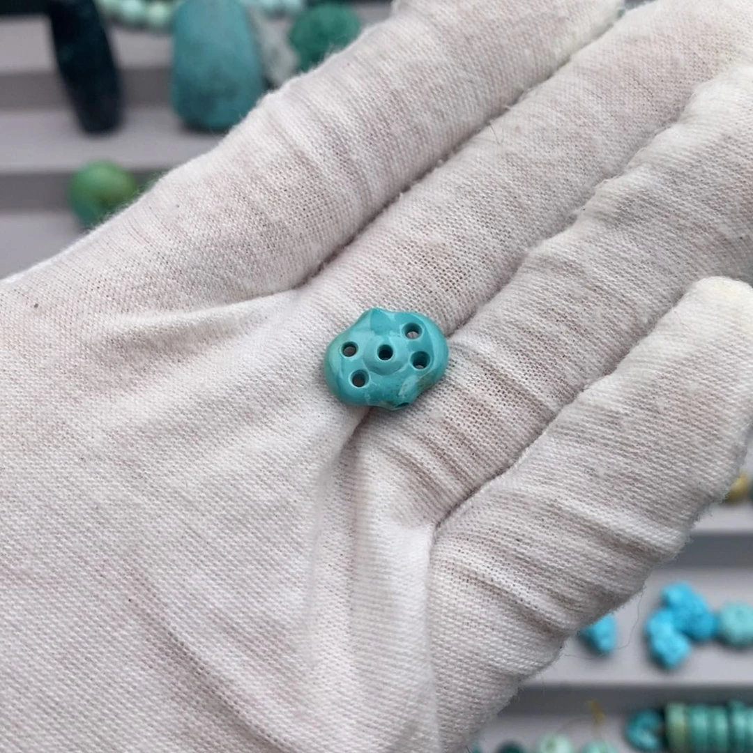 未镶嵌绿松石五孔背云