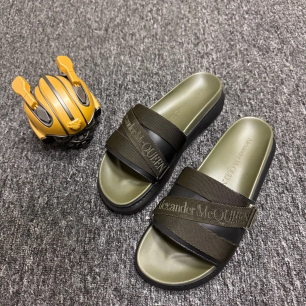 未使用 Alexander McQueen/亚历山大·麦昆 /41码/拖鞋/GM000020