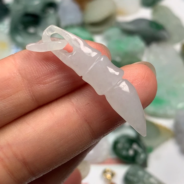 翡翠未镶嵌颈饰翡翠