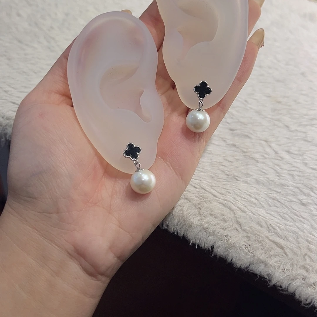 淡水珍珠银S925镶嵌耳饰