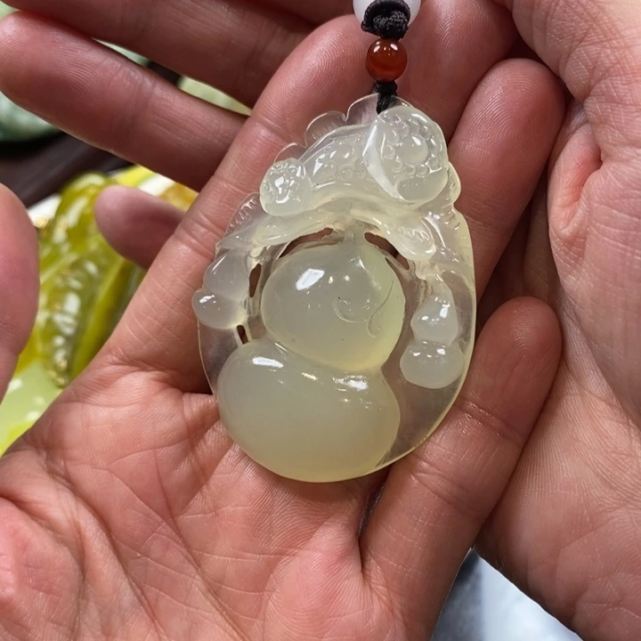 蛇纹石玉未镶嵌挂件