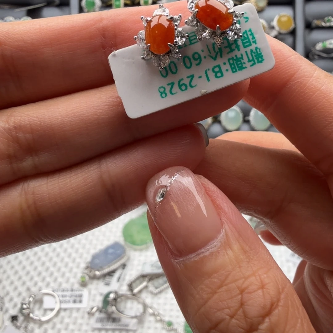 颈饰银S925镶嵌翡翠耳钉