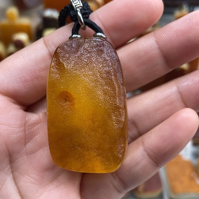 【闪购商品】琥珀颈饰未镶嵌