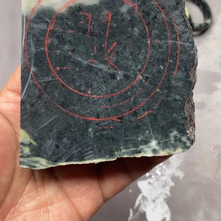 淡***定独山玉未镶嵌手镯手镯定制