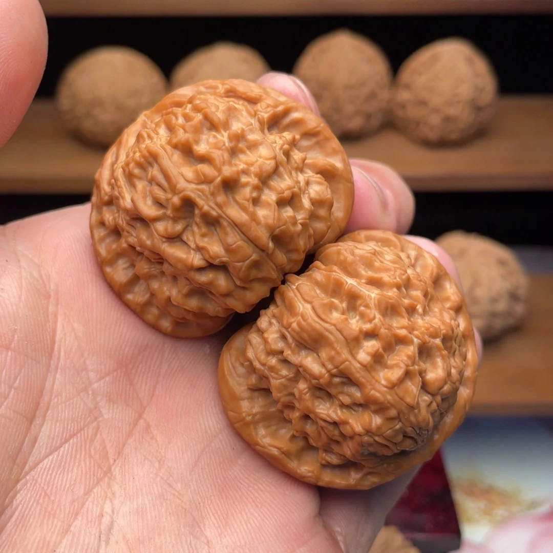 文玩核桃把件马*线43毕业老树白狮子