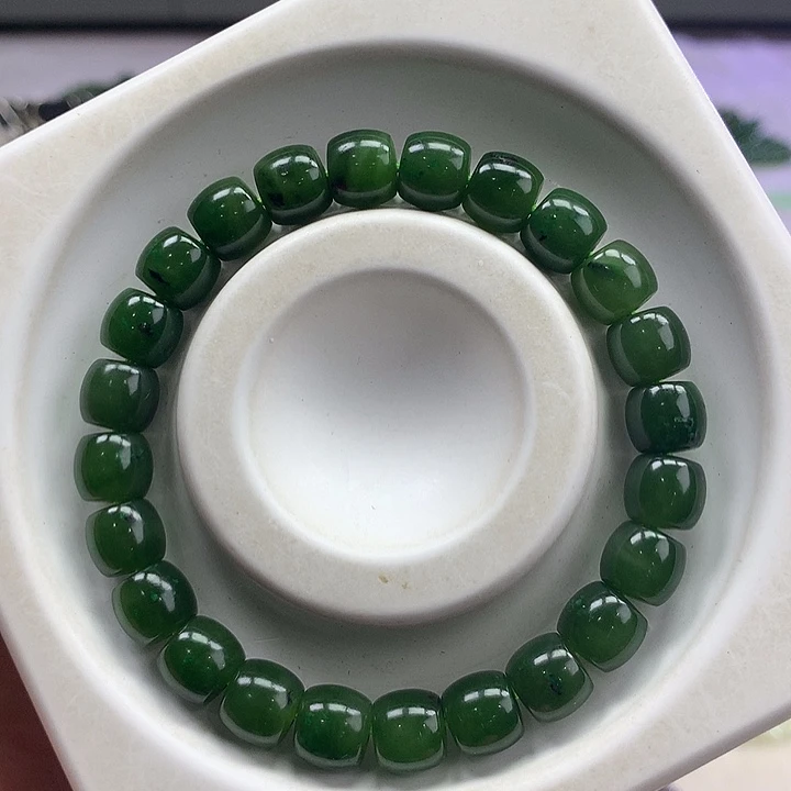 和田玉（碧玉）未镶嵌珠宝奇石