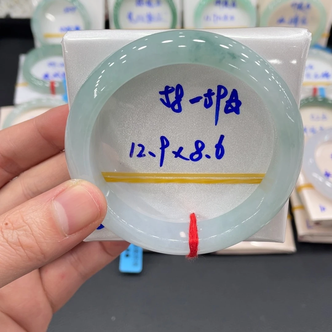 未镶嵌手镯翡翠翡翠