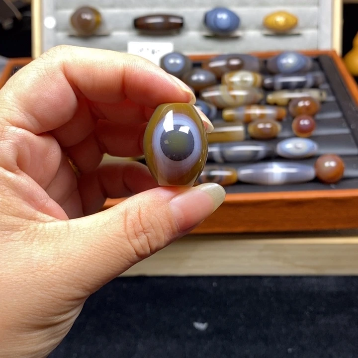 未镶嵌玛瑙/玉髓珠宝奇石