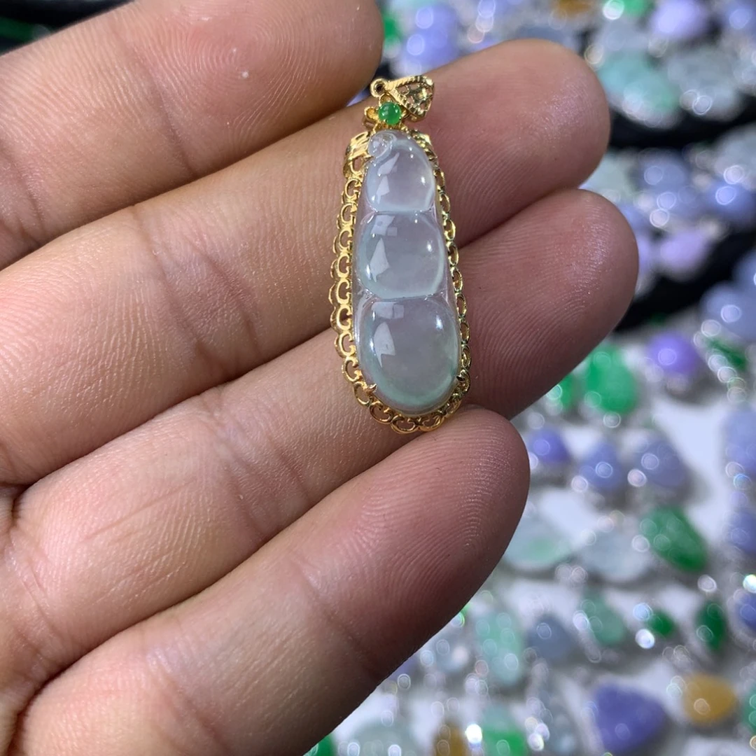 翡翠18K金镶嵌戒指