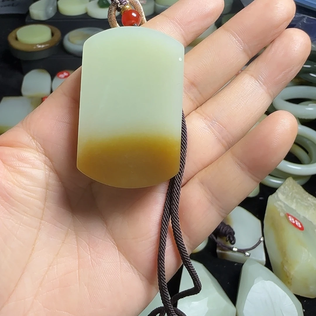 喜***生未镶嵌和田玉（糖玉）珠宝半成品