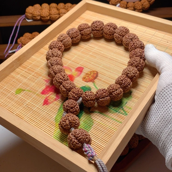 吊坠金刚菩提六瓣满肉双龙备云款