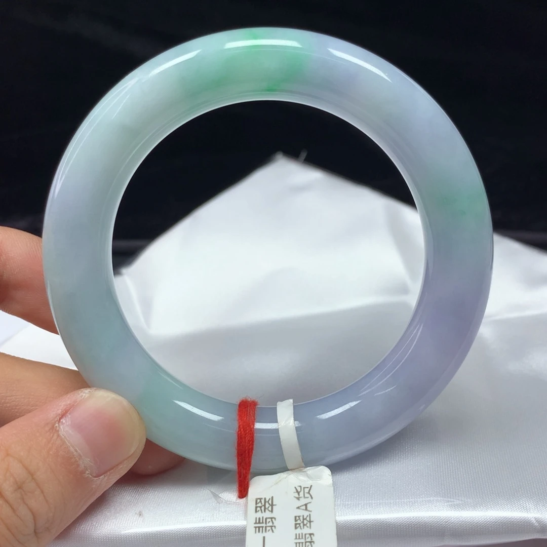 翡翠手镯（圆镯）未镶嵌55.6