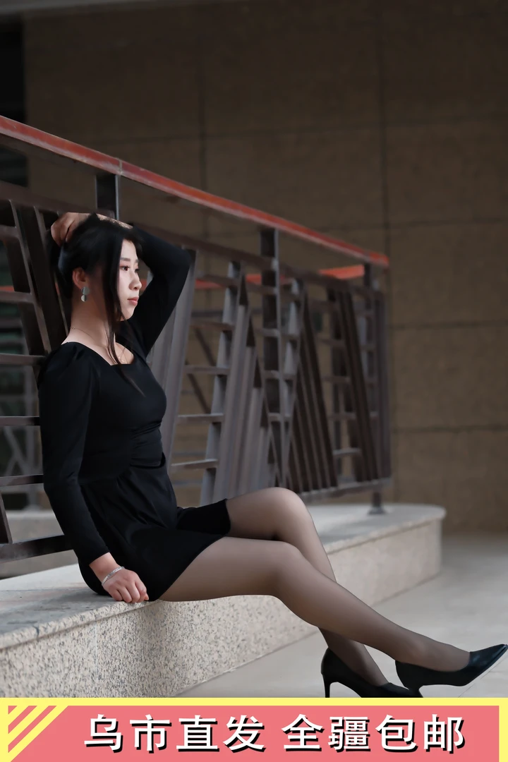 【新疆包邮】春秋冬款水光高腰收腹黑透肤光腿神器不起球一体保暖裤