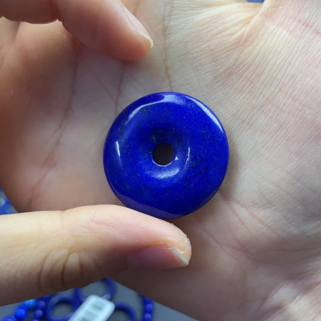 青金石未镶嵌平安扣