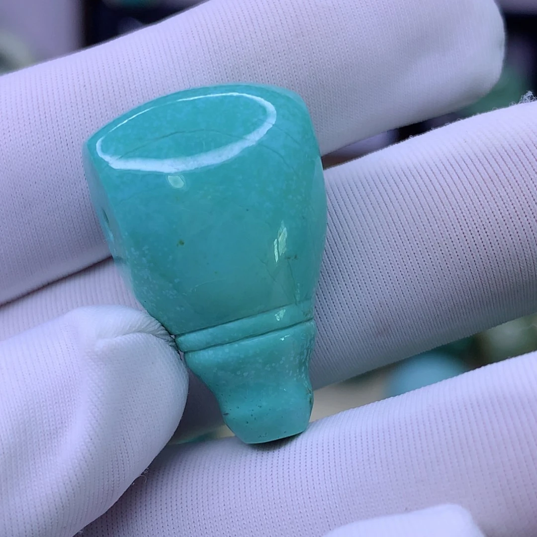 未镶嵌绿松石原矿