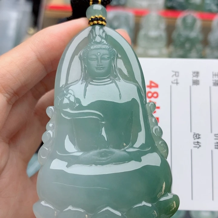 颈饰未镶嵌翡翠素衣